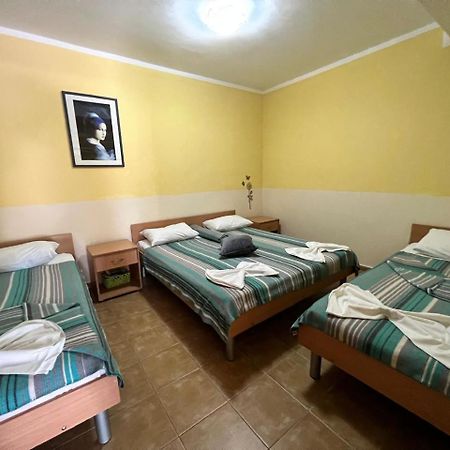 Apartments Brnjada Sutomore Bilik gambar