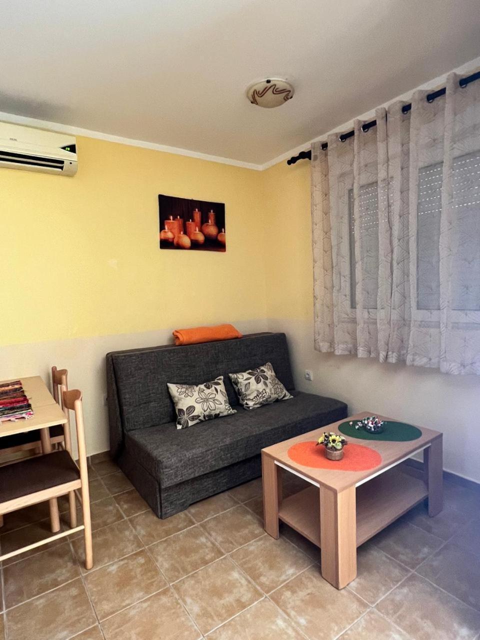 Apartments Brnjada Sutomore Bilik gambar