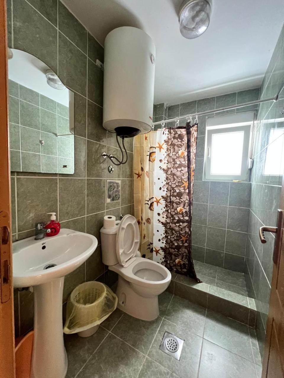 Apartments Brnjada Sutomore Bilik gambar