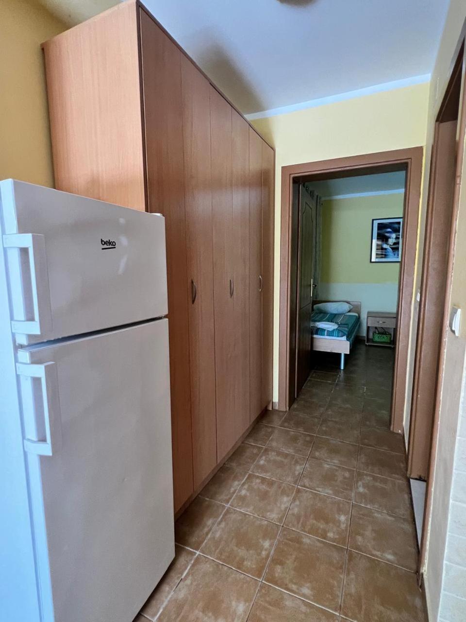 Apartments Brnjada Sutomore Bilik gambar