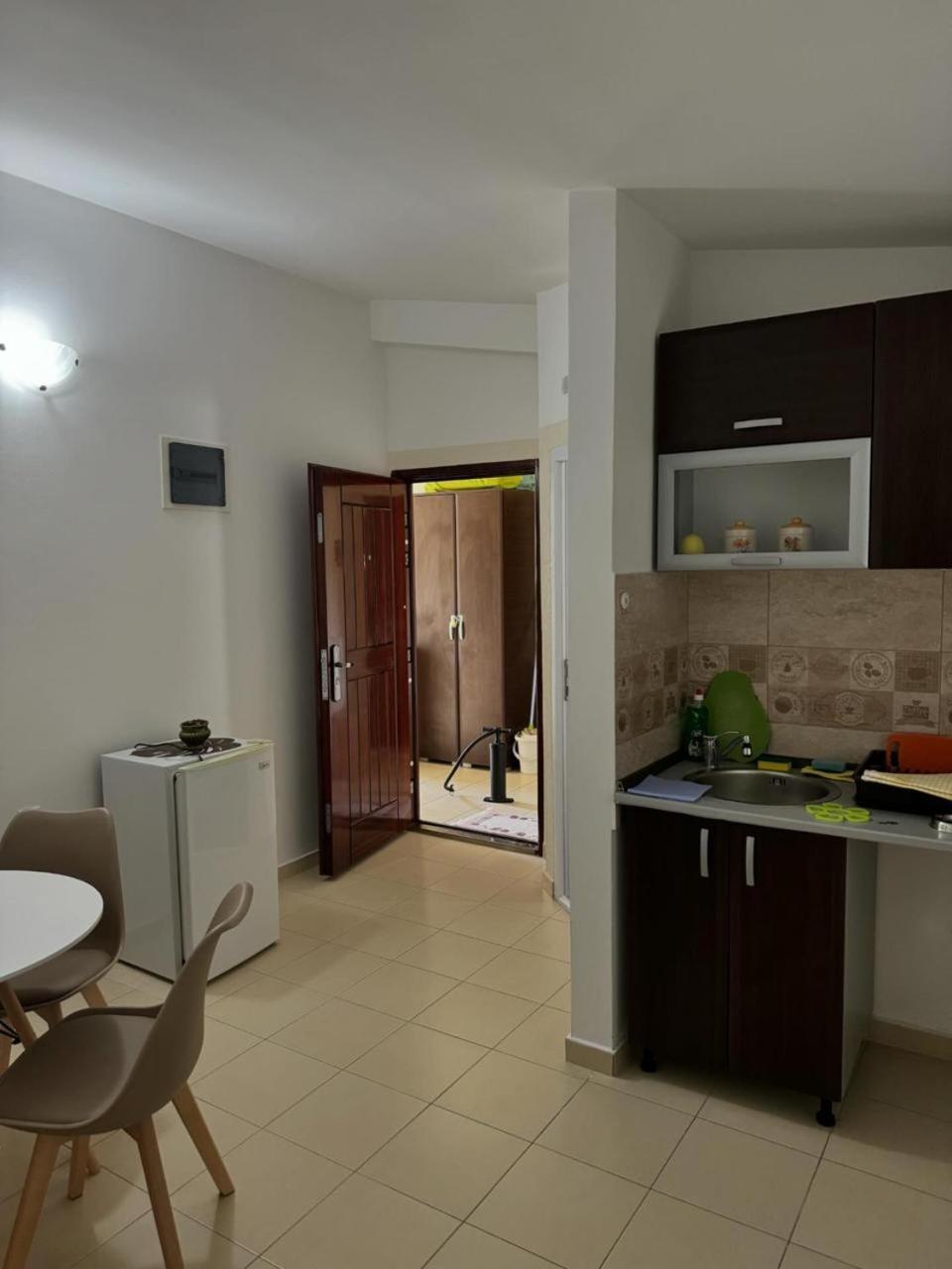 Apartments Brnjada Sutomore Bilik gambar