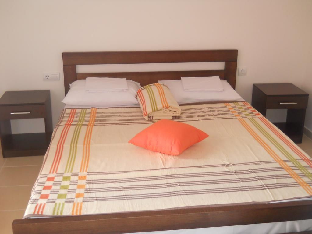 Apartments Brnjada Sutomore Bilik gambar